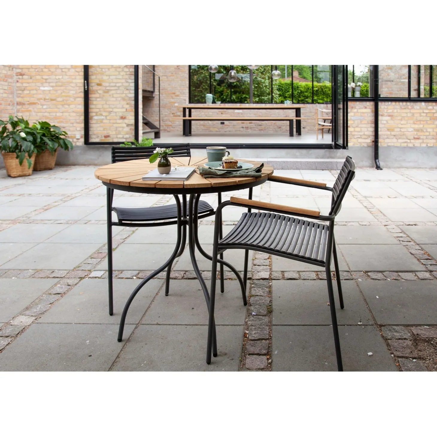 Ellen Cafébord Ø80cm i Teak och Aluminium Antracit