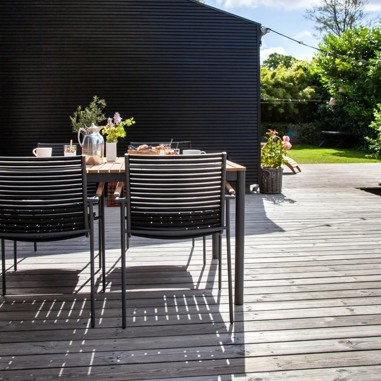 Mood/Mood Classic Trädgårdsmöbelset i Teak och Aluminium Antracit 167 cm + 4 stolar
