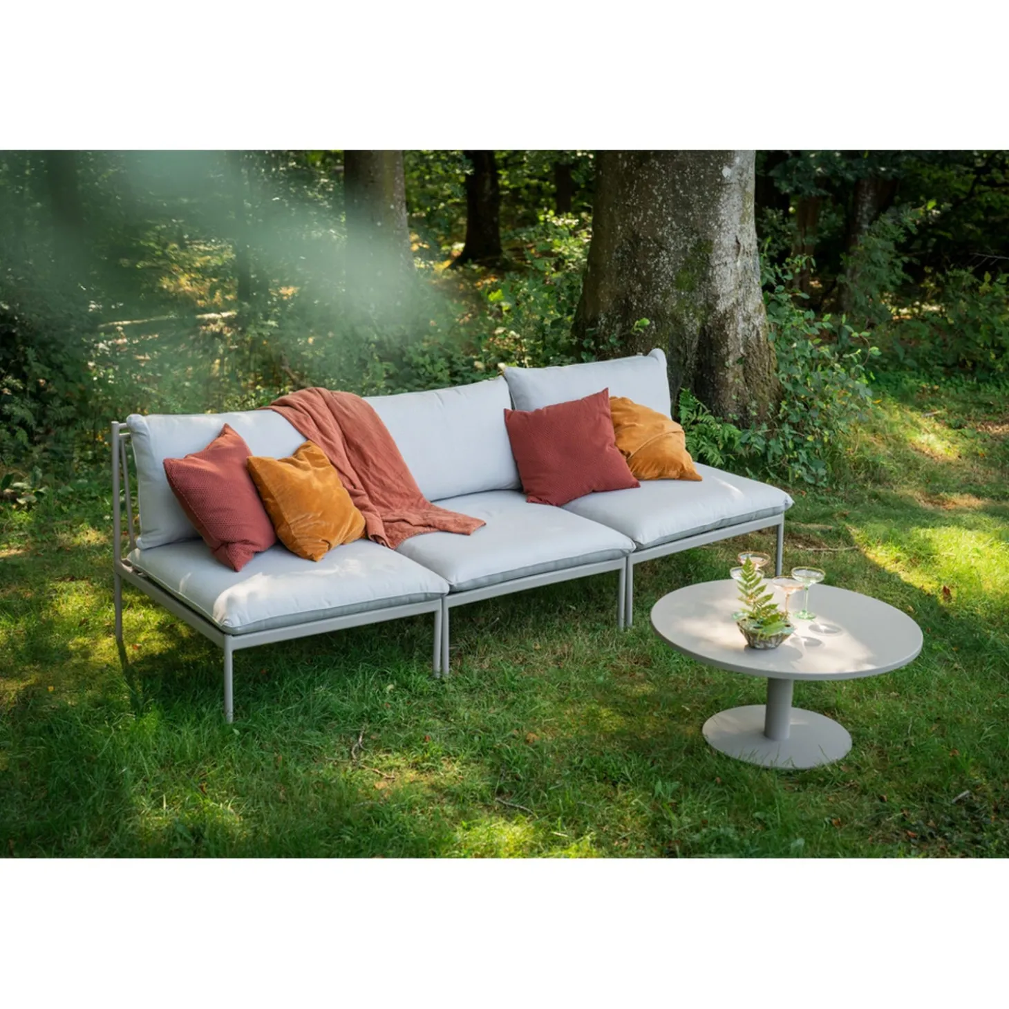 Näsby Utesoffbord Ø80 cm Sand