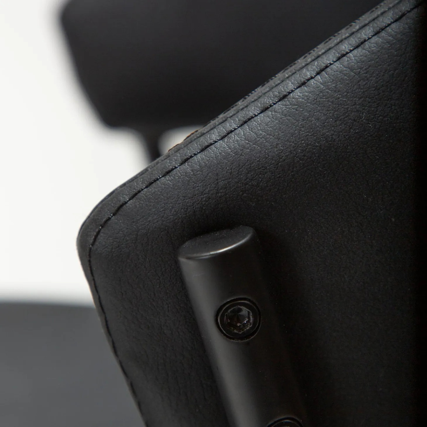 Zone Stol Raven Black Art.Leather