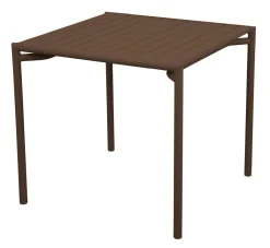 Bliss Matgrupp - Bord 80x80 cm + 2 st Karmstolar Desert Red