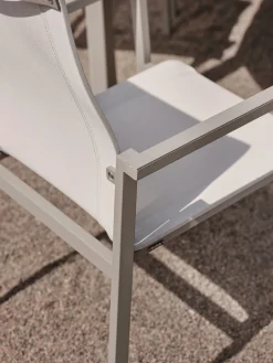 Comfy Karmstol Light Grey/Off-White