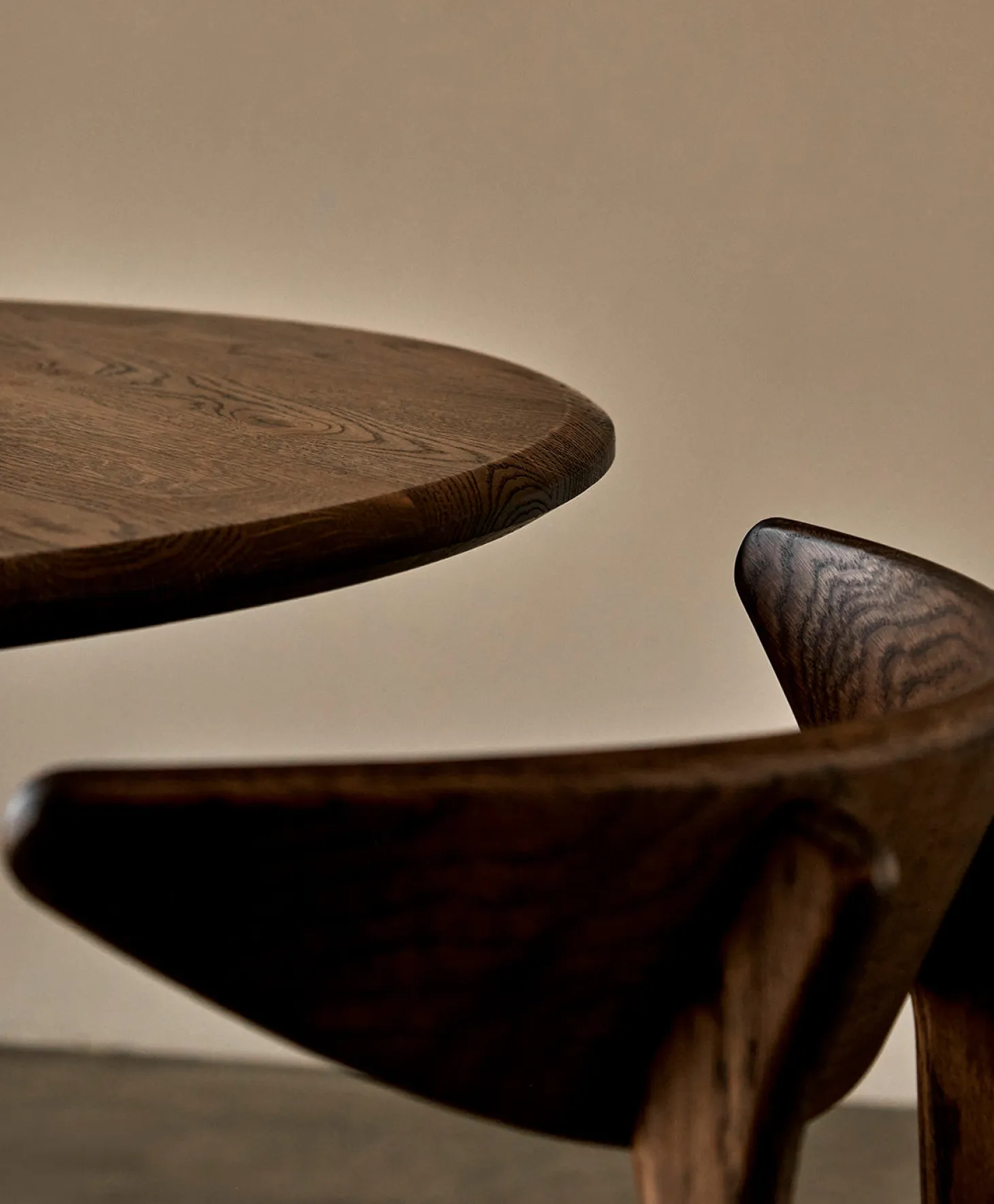 Dominus Matbord Rund 120 cm Smoked Oak