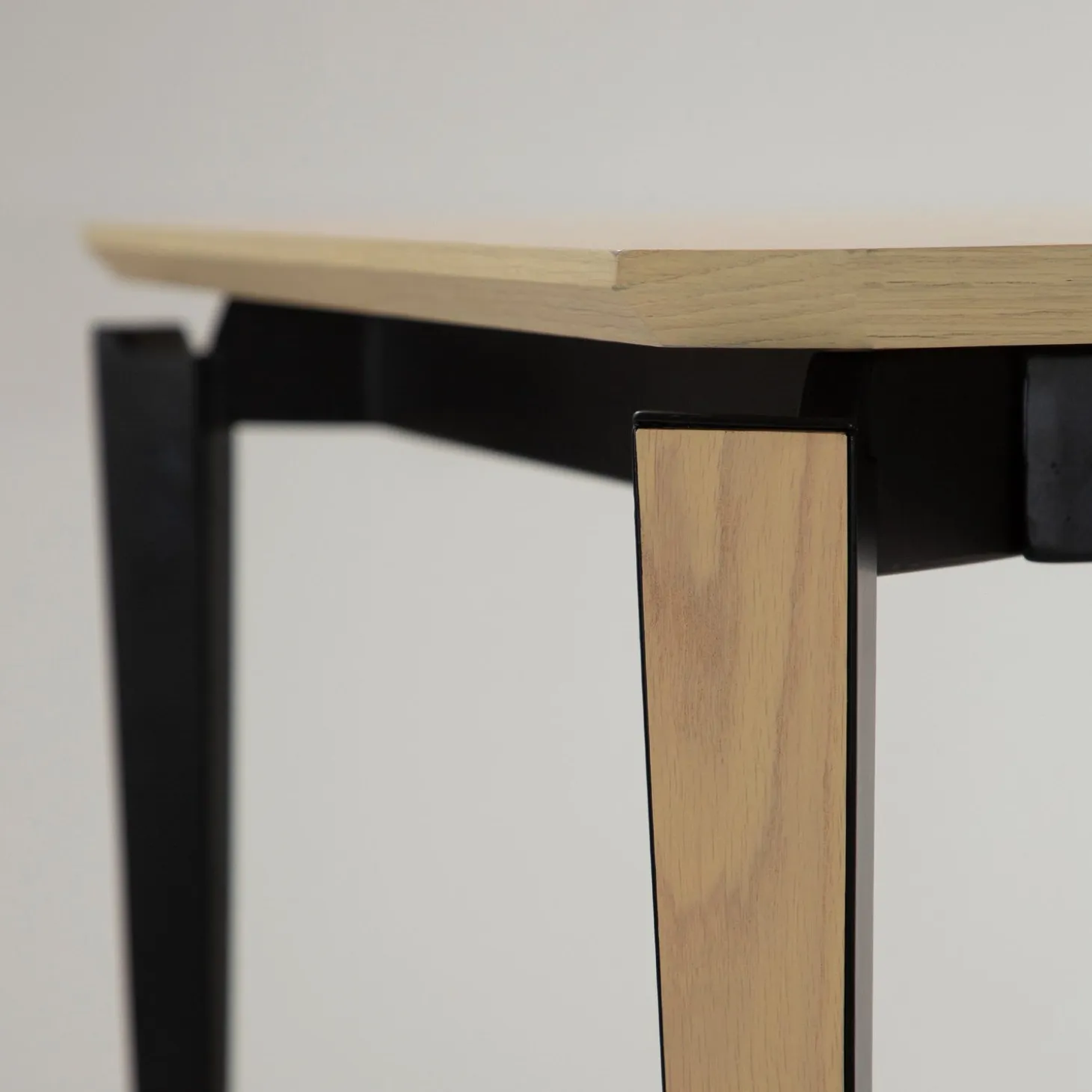 Edge Matbord 100x200-300 cm Light Oak