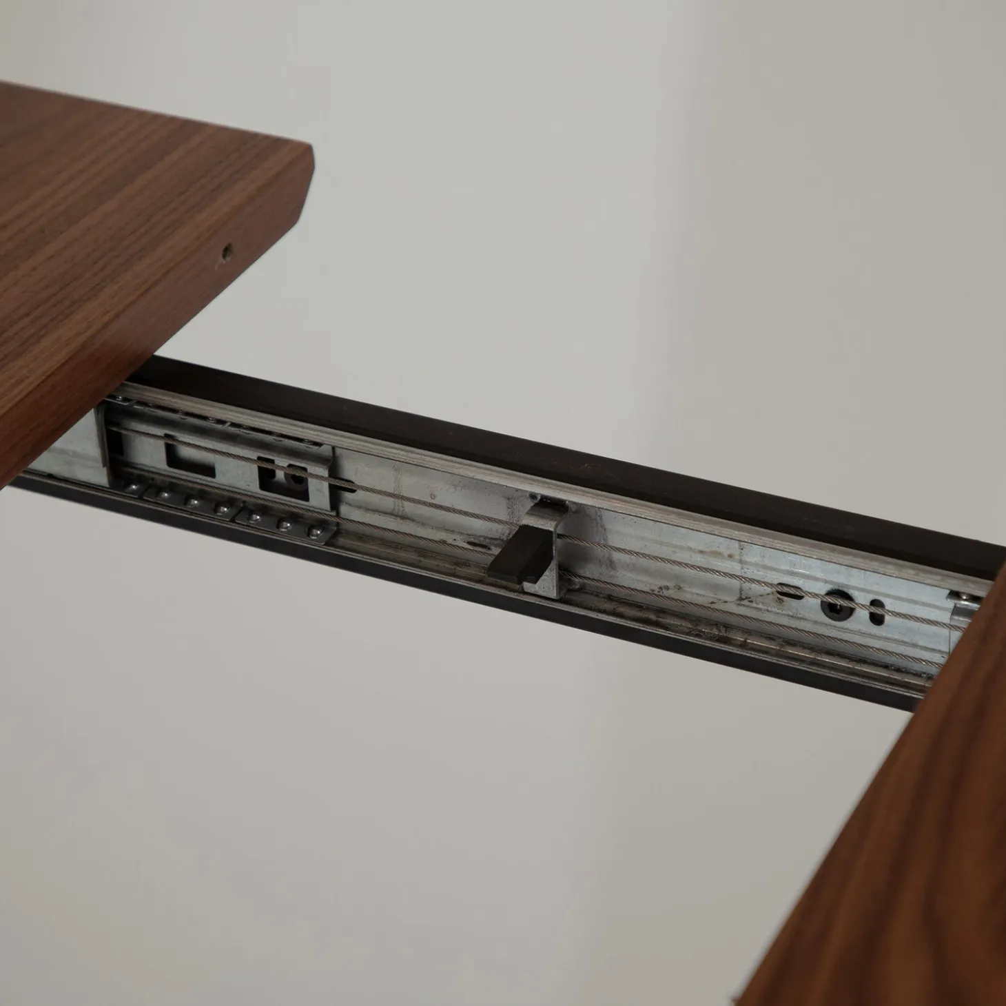 Edge Matbord 100x200-300 cm Walnut