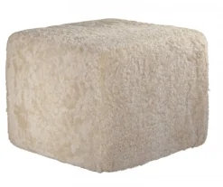 Emma Puff i fårskinn 50x50x40cm / Creme