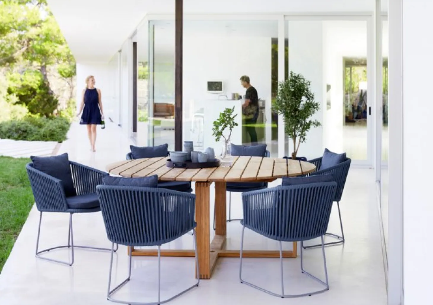 Endless Matbord Rund 170cm Teak