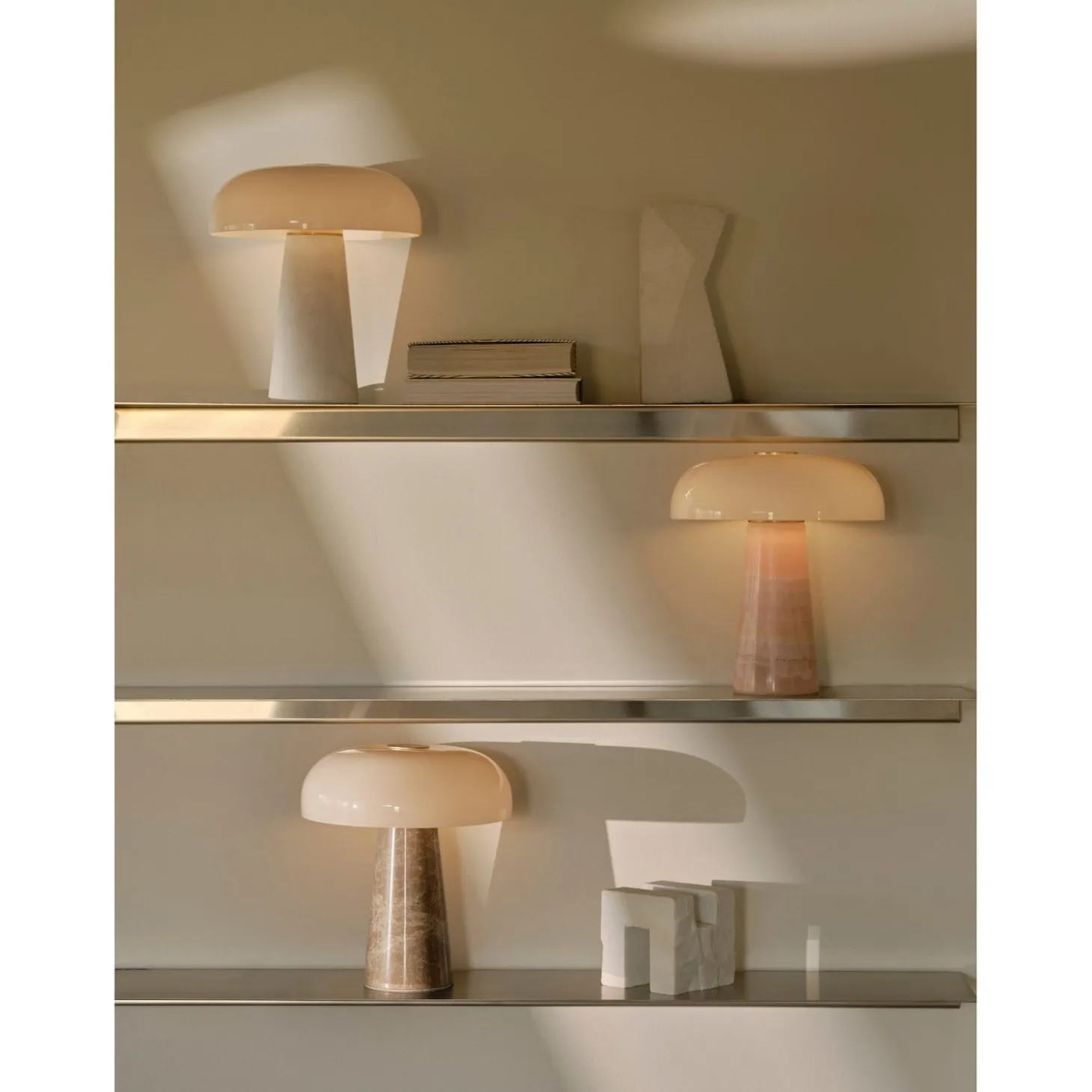 Glossy Bordslampa Beige