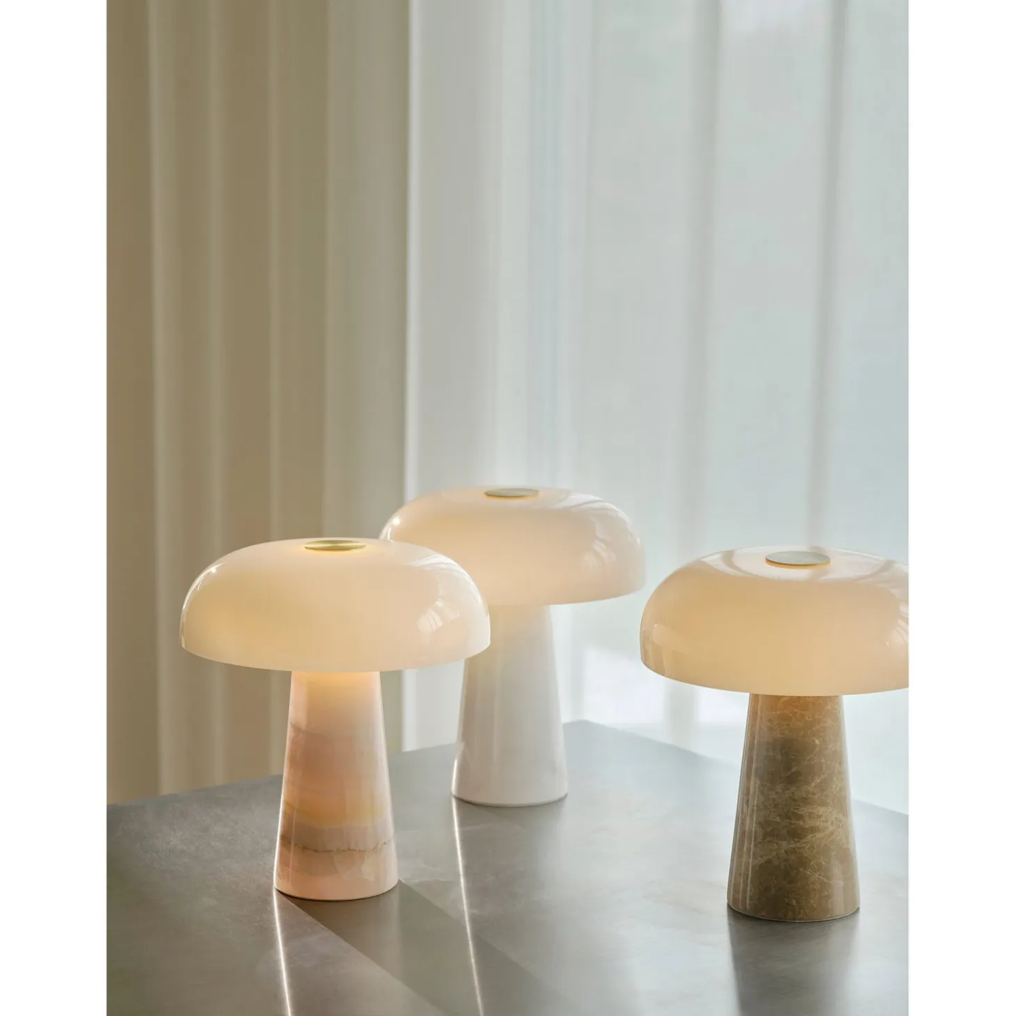 Glossy Bordslampa Beige