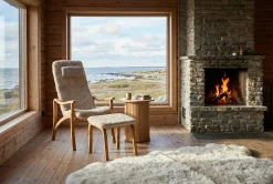 Gotland Fåtölj ink Pall Fårskinn Moonlight
