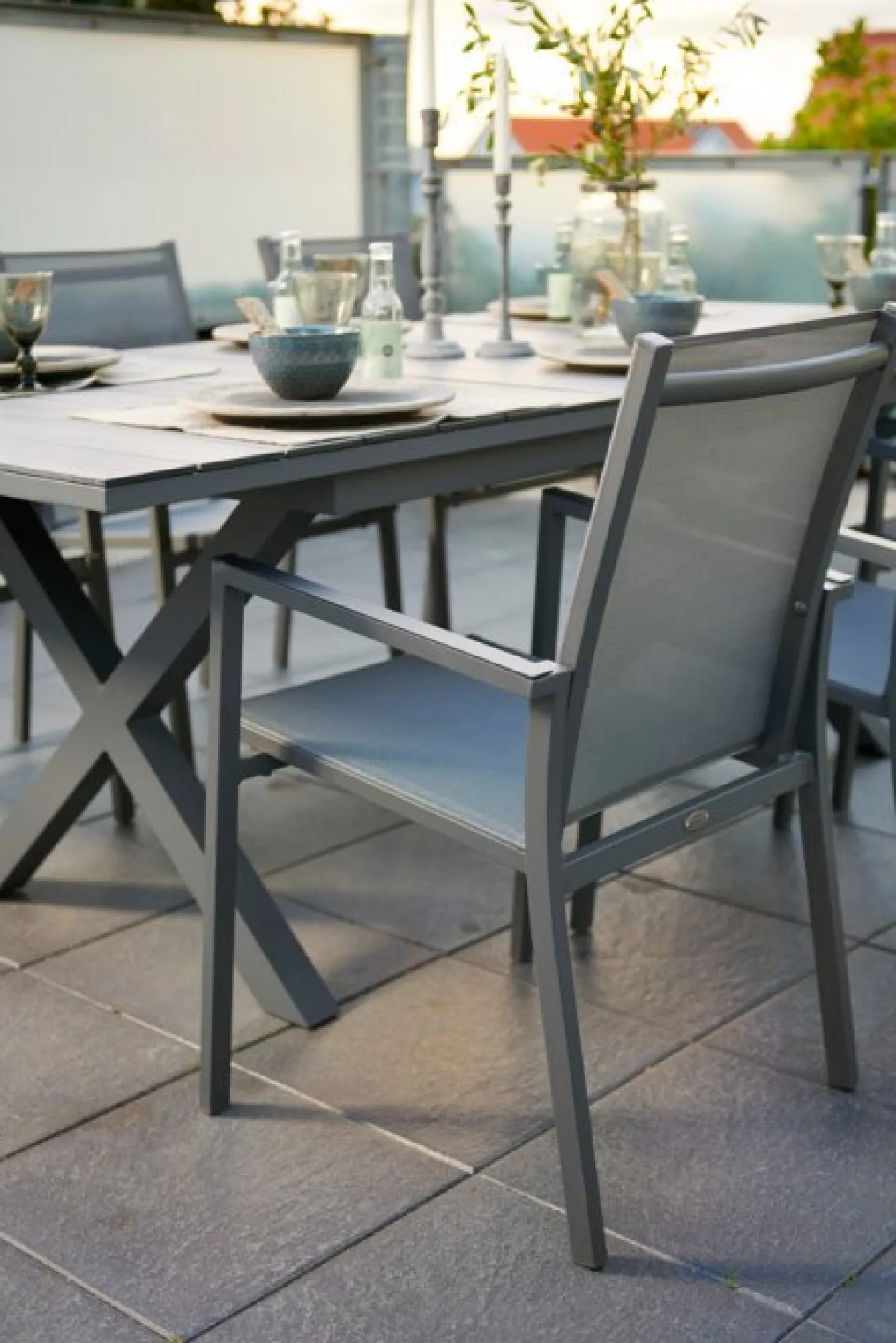 Hillmond Bord 100x166-226 cm Vit/Natur Laminat
