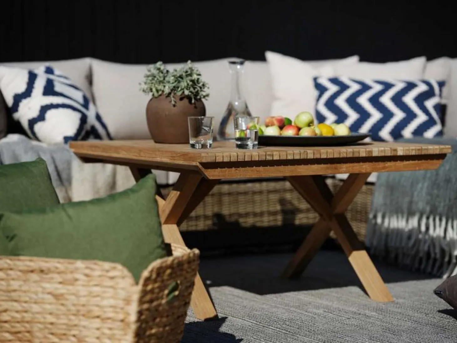 Julita Soffbord 140x70 Teak
