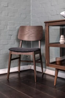 Löderup Sideboard Vitrin Rökbetsad Ek
