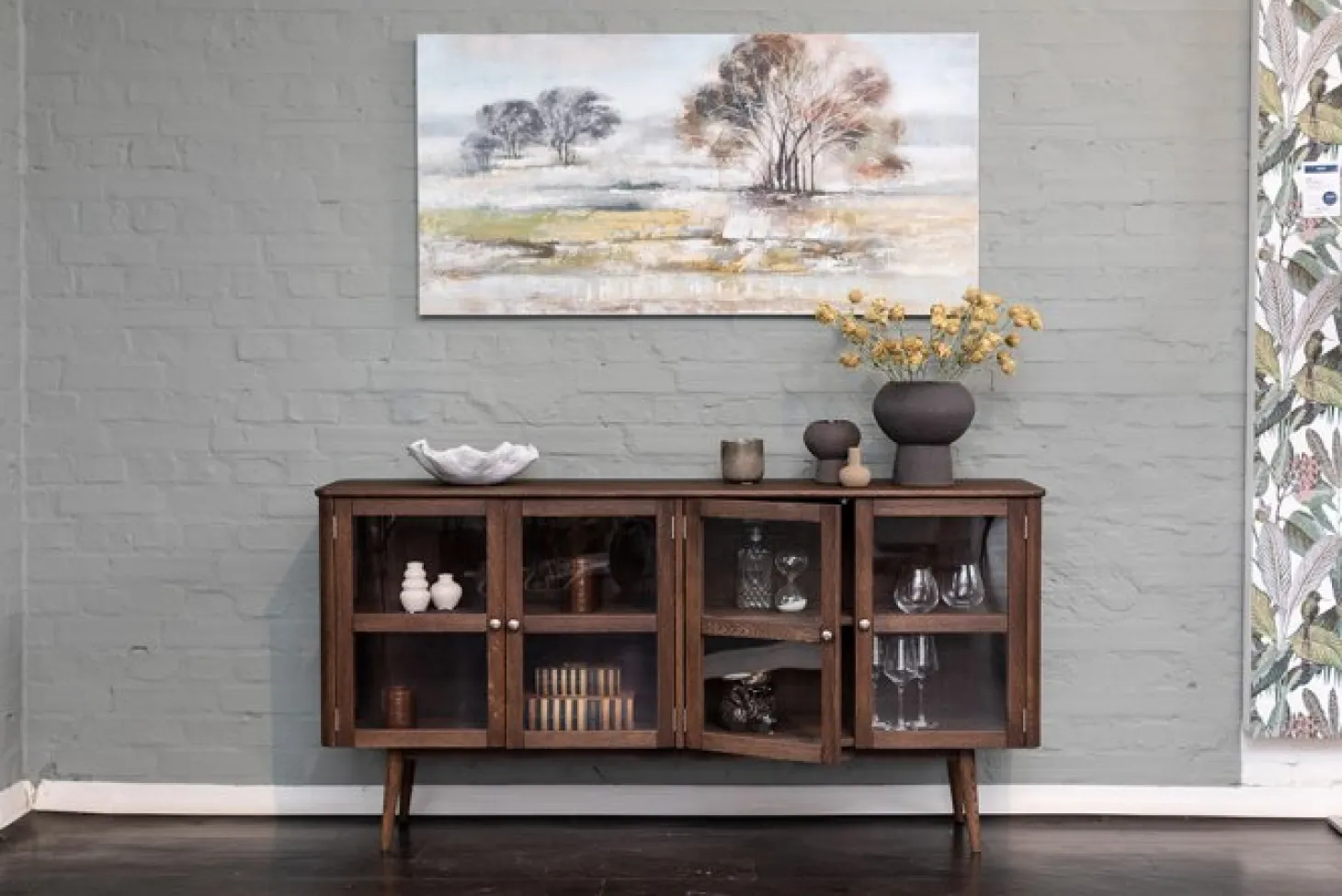 Löderup Sideboard Vitrin Rökbetsad Ek