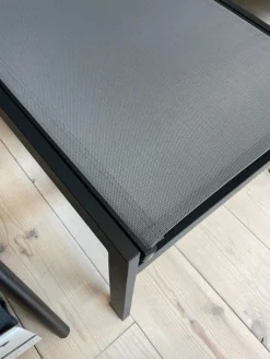 Leone Vilsäng Matt Svart/Grå