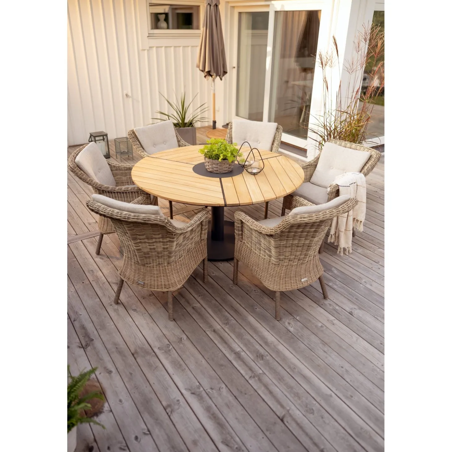 Peace Matbord Ø150 cm Teak