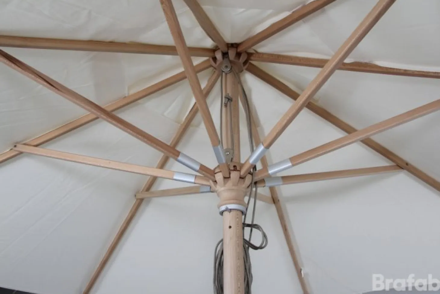 Reggio Träparasoll Ø3m Trä/Natur