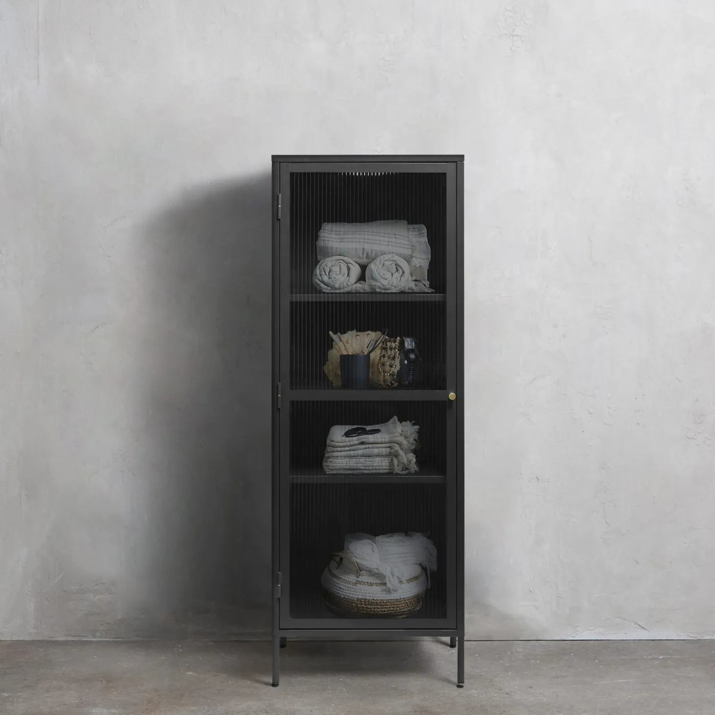 Riviera Vitrinskåp 160 cm Svart