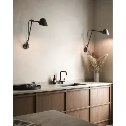 Stay Svart Vägglampa