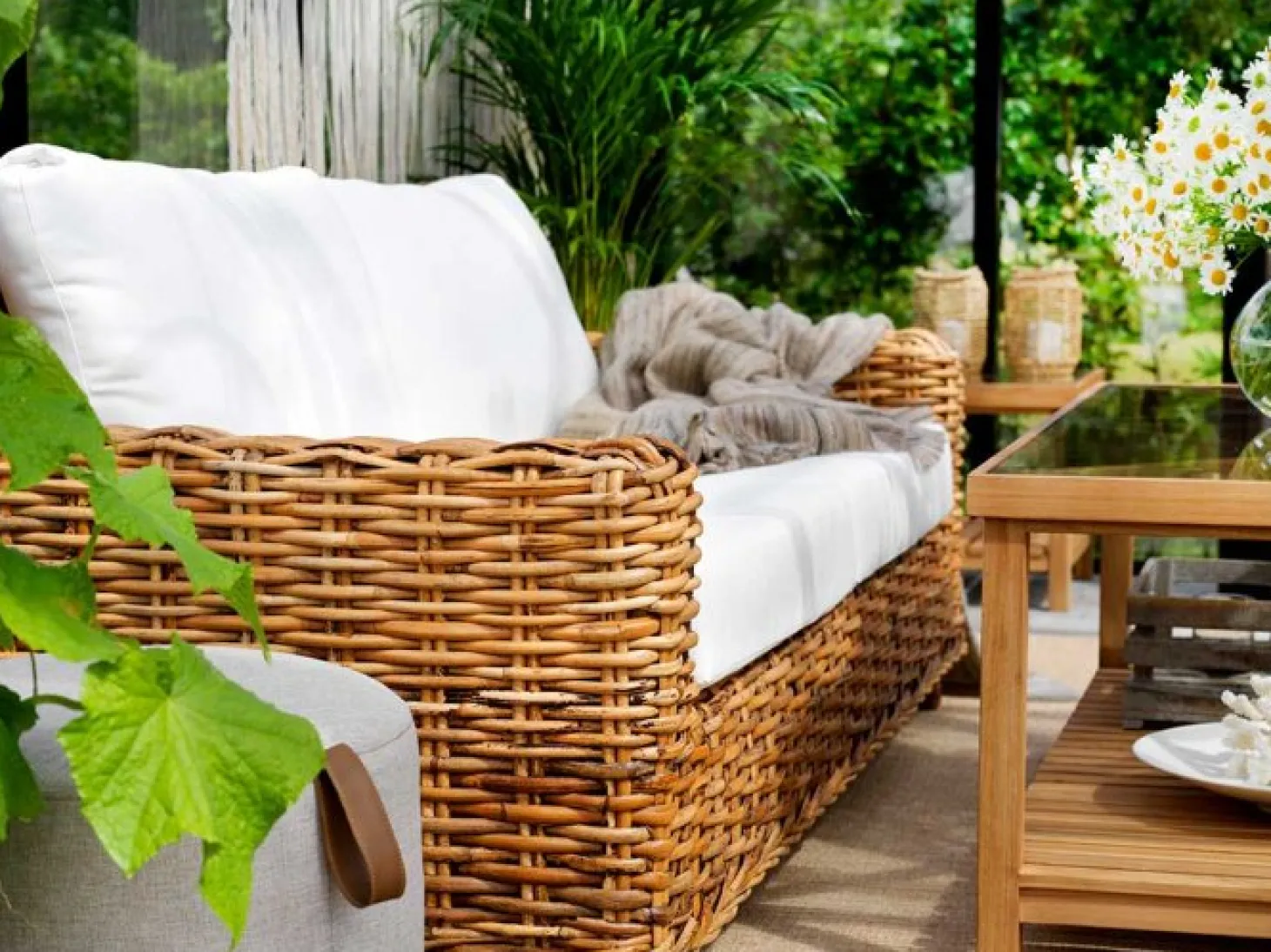 Varm Soffbord 100x100 cm Teak