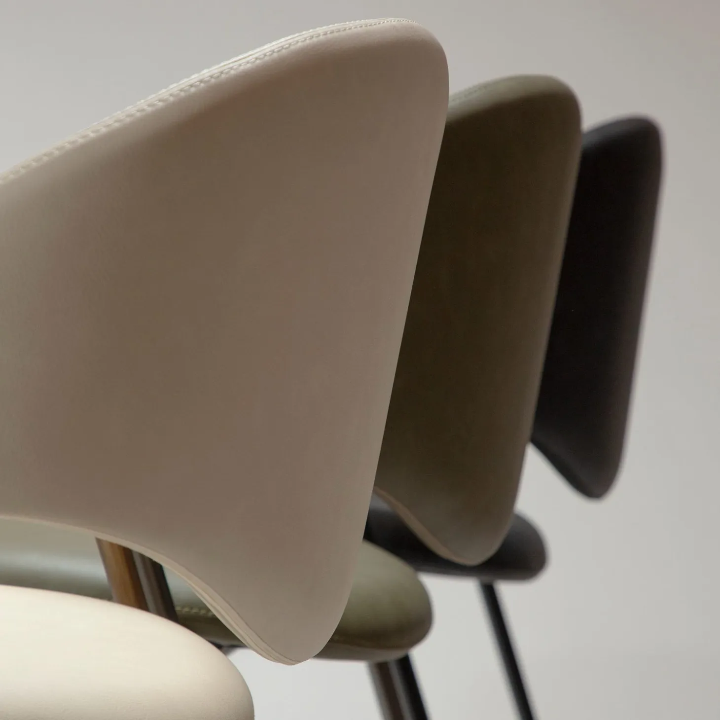 Zone Stol Frosted Almond Art.Leather